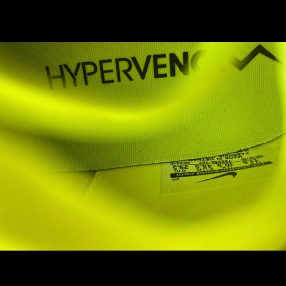 Nike Hypervenom Soccer Cleats - Picture 3 of 4